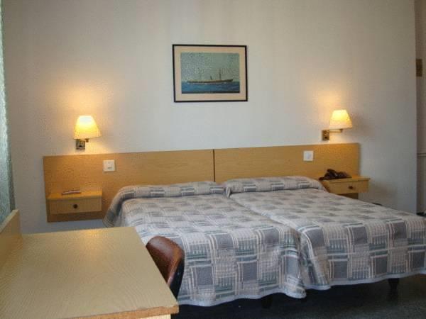 Hotel Climent Барселона Екстериор снимка
