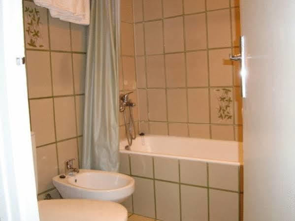 Hotel Climent Барселона Екстериор снимка
