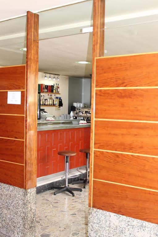 Hotel Climent Барселона Екстериор снимка